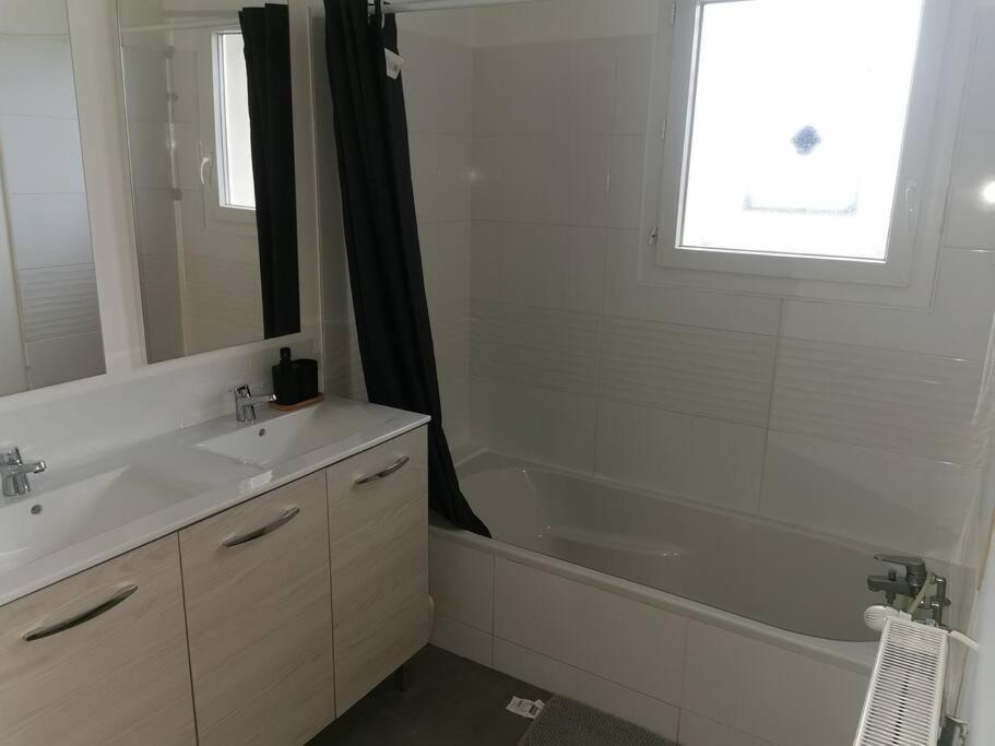 Jolie Maison Entiere Avec 3 Chambres Centre Ville Saint-André-de-Cubzac Extérieur photo